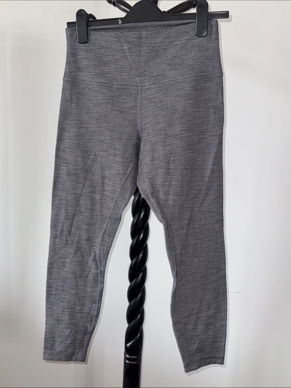 lululemon athletica Heather Gray High-Rise Cropped Leggings 8.T